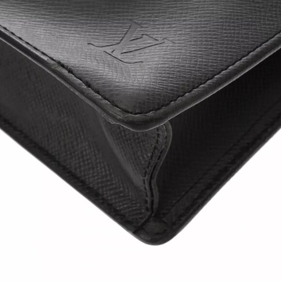 LOUIS VUITTON Taiga Ardoise M30772 bag - Picture 10 of 12